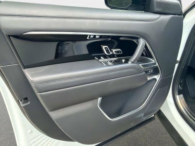 2025 Land Rover Range Rover SE