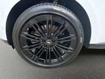 2025 Land Rover Range Rover SE