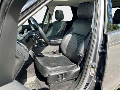 2023 Land Rover Discovery S