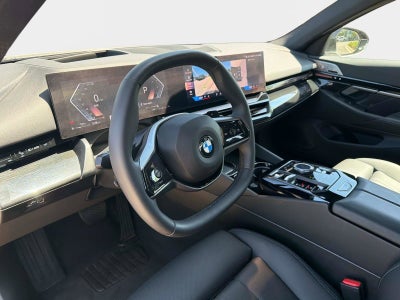 2025 BMW 530i 530i