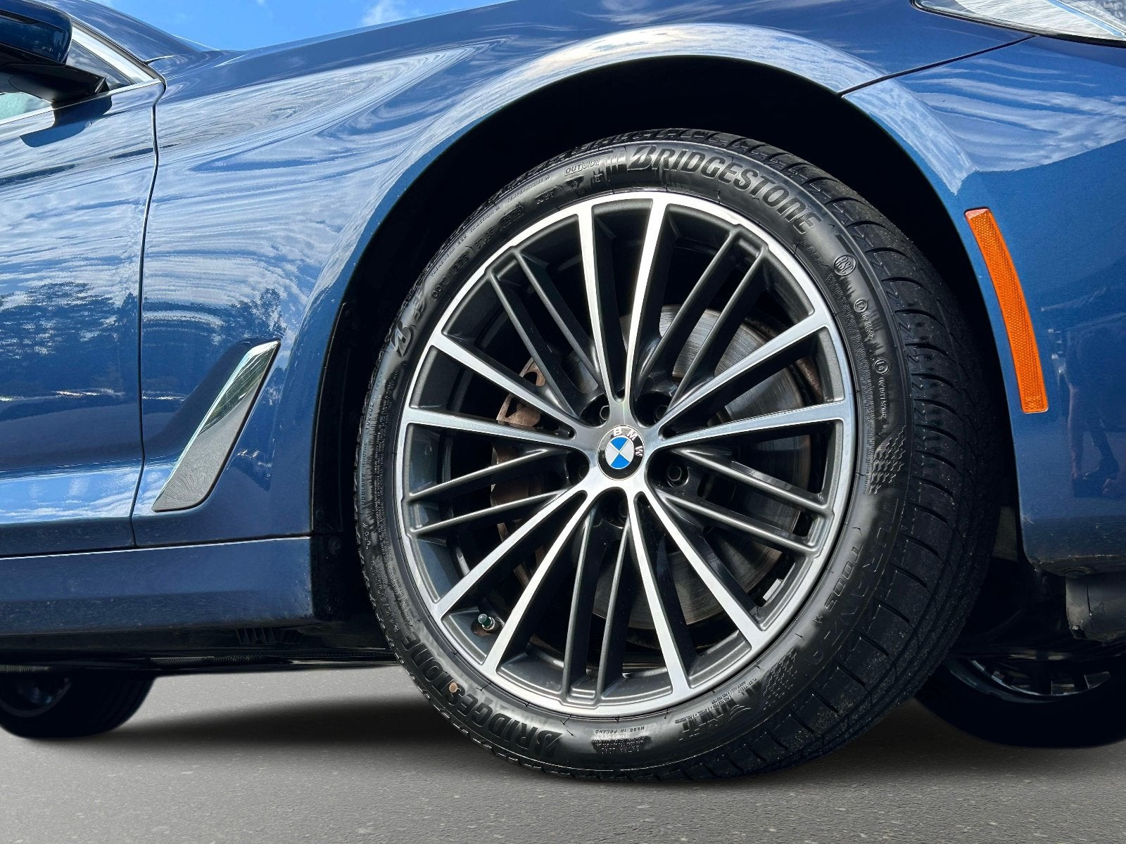 2023 BMW 5 Series 540i