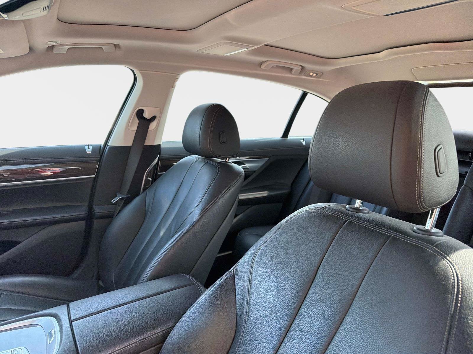 2019 BMW 7 Series 740i