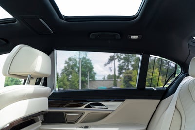 2021 BMW 7 Series 740i