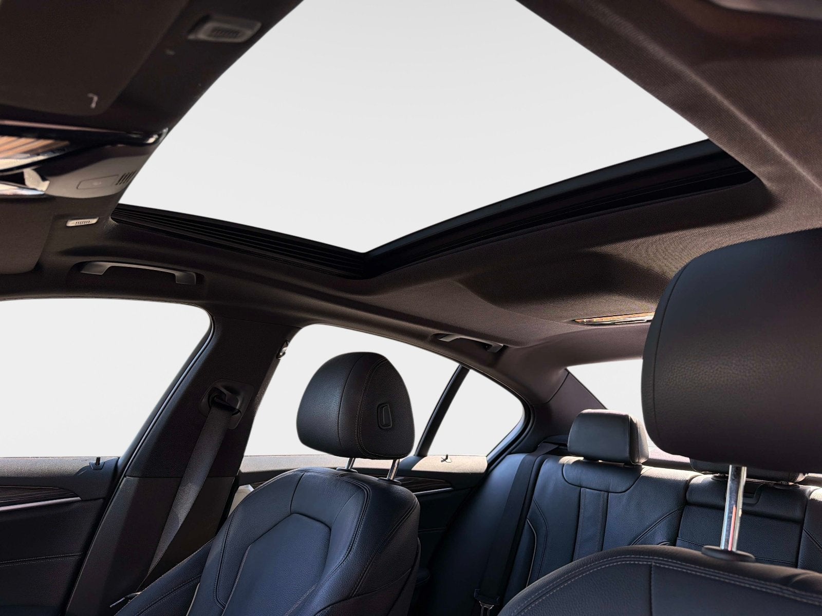 2019 BMW 5 Series 540i