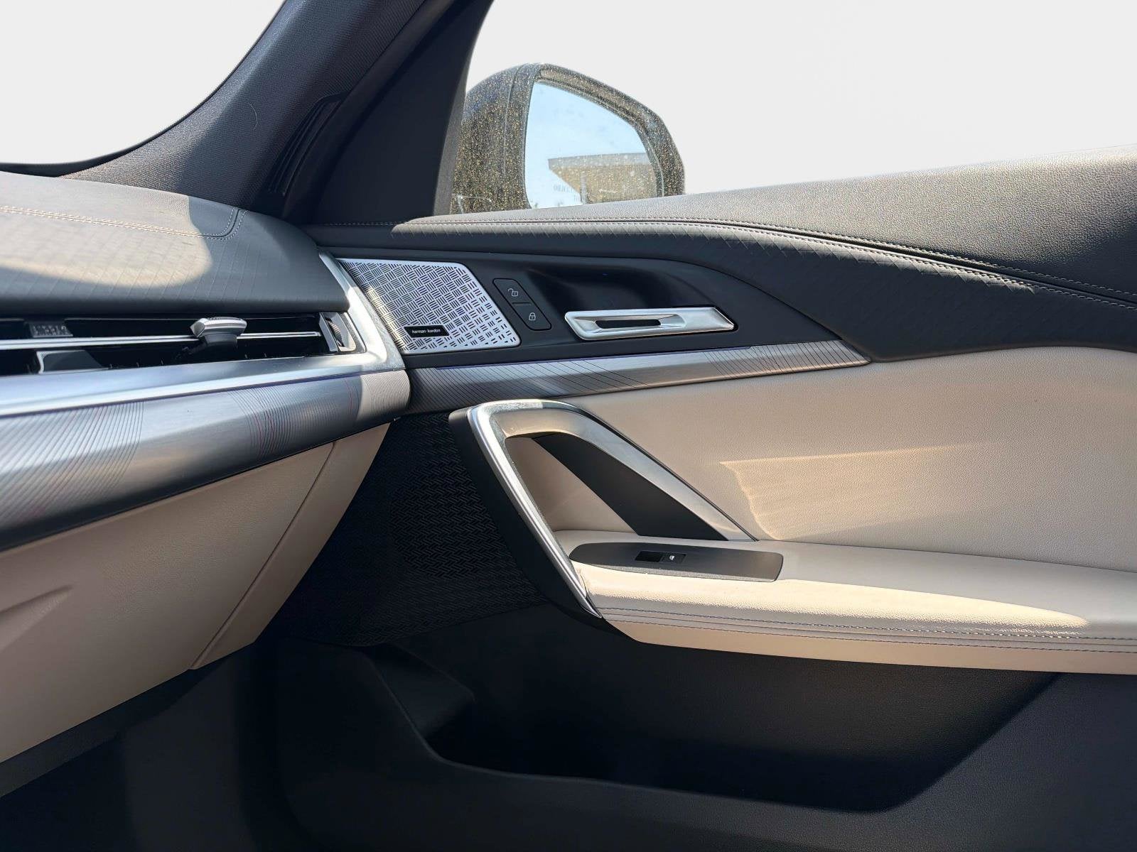 2025 BMW X2 xDrive28i