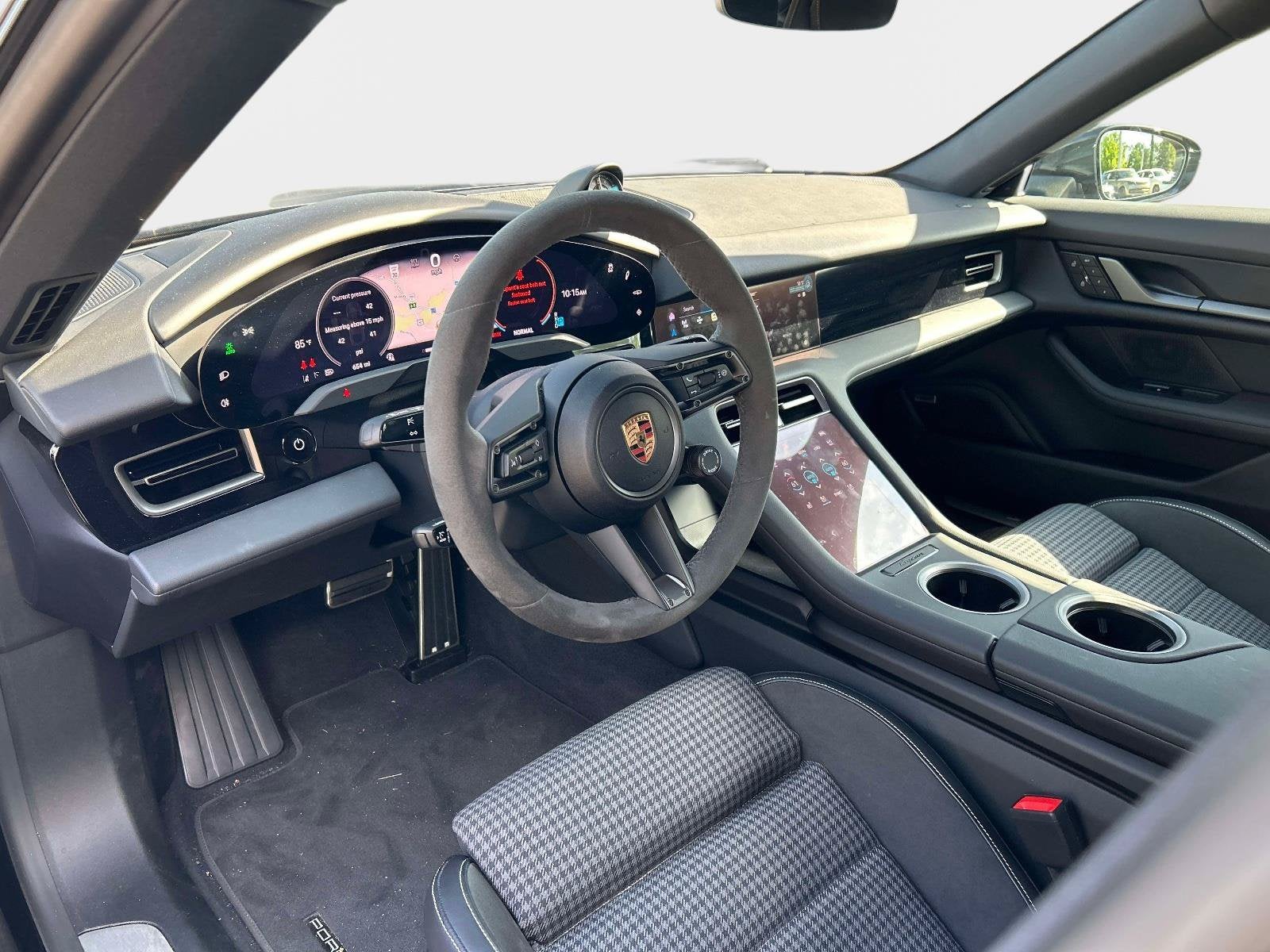 2025 Porsche Taycan 4