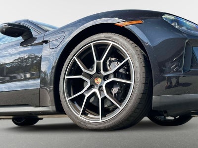 2025 Porsche Taycan 4
