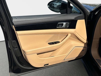 2022 Porsche Panamera Base