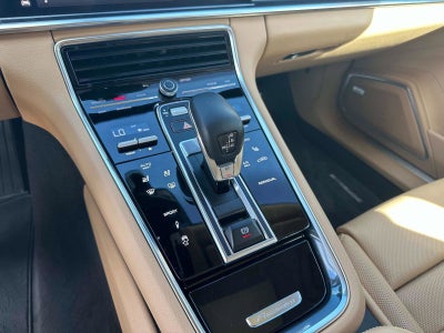 2022 Porsche Panamera Base