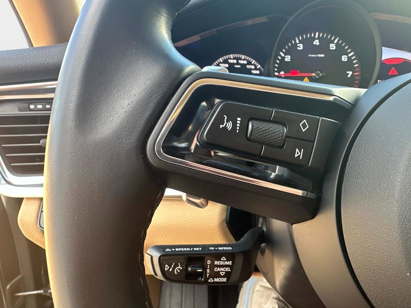 2022 Porsche Panamera Base