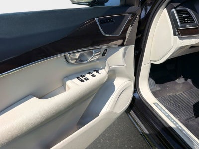 2019 Volvo XC90 T5 Momentum