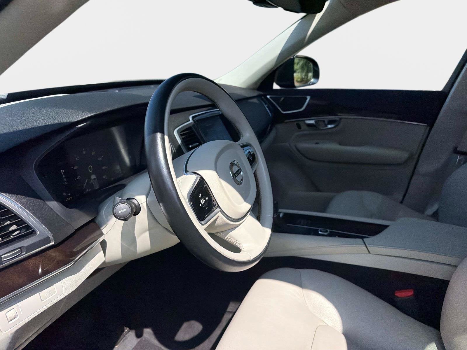 2019 Volvo XC90 T5 Momentum