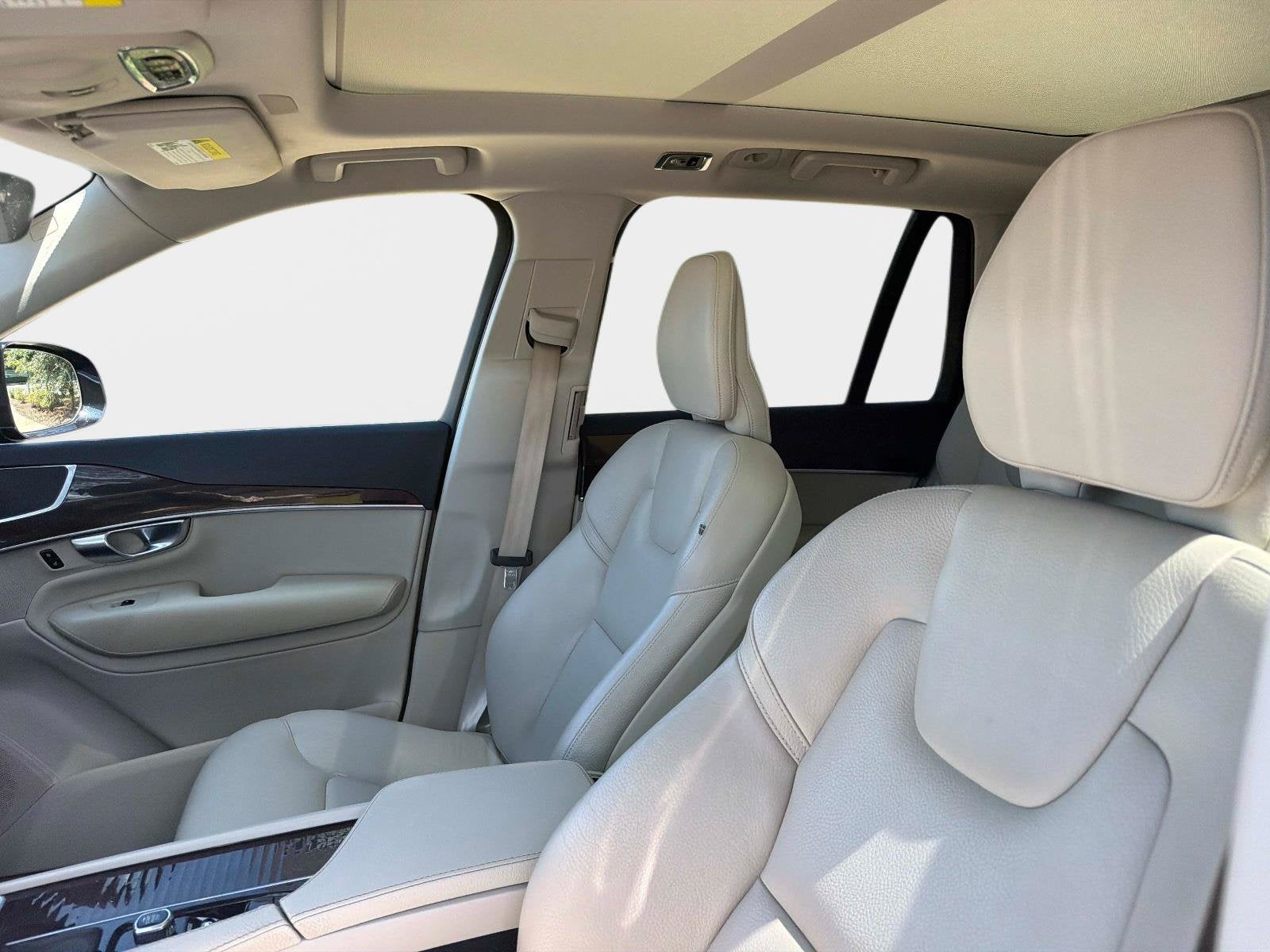 2019 Volvo XC90 T5 Momentum