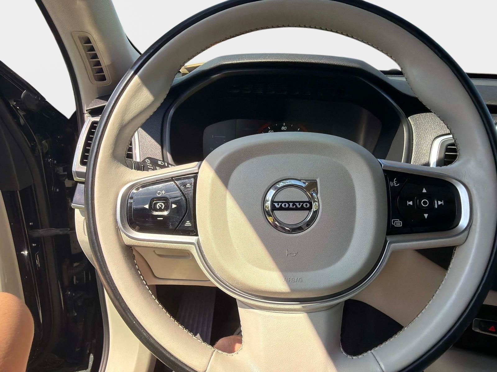 2019 Volvo XC90 T5 Momentum