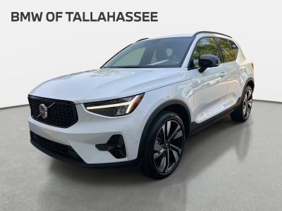2025 Volvo XC40 B5 Plus Dark Theme