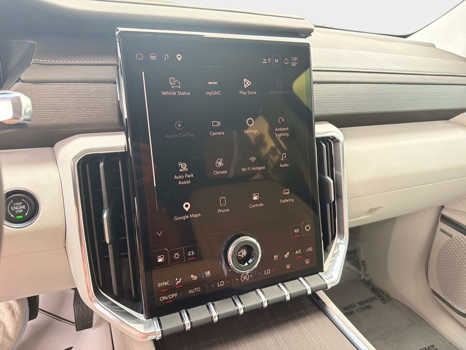 2025 GMC Acadia FWD Denali