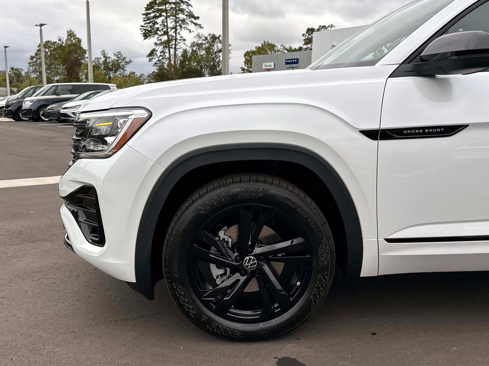 2026 Volkswagen Atlas Cross Sport 2.0T SEL R-Line Black