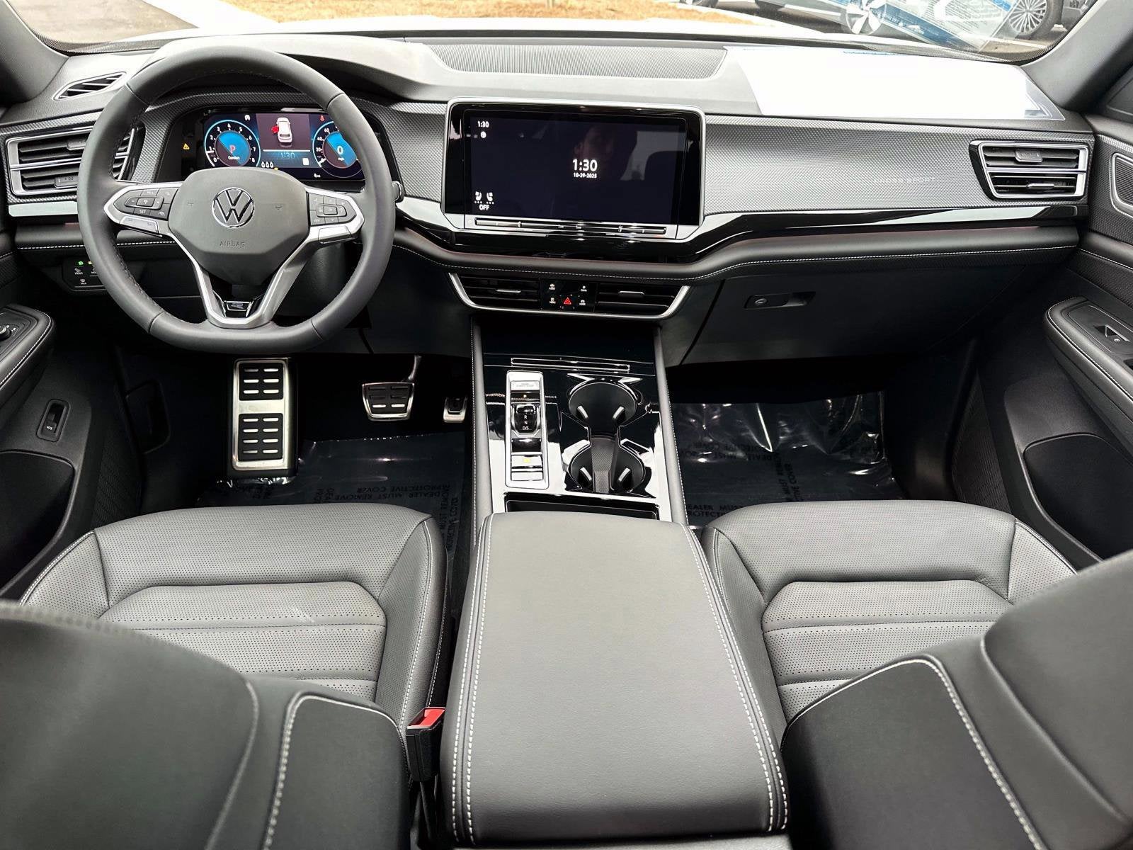 2026 Volkswagen Atlas Cross Sport 2.0T SEL R-Line Black