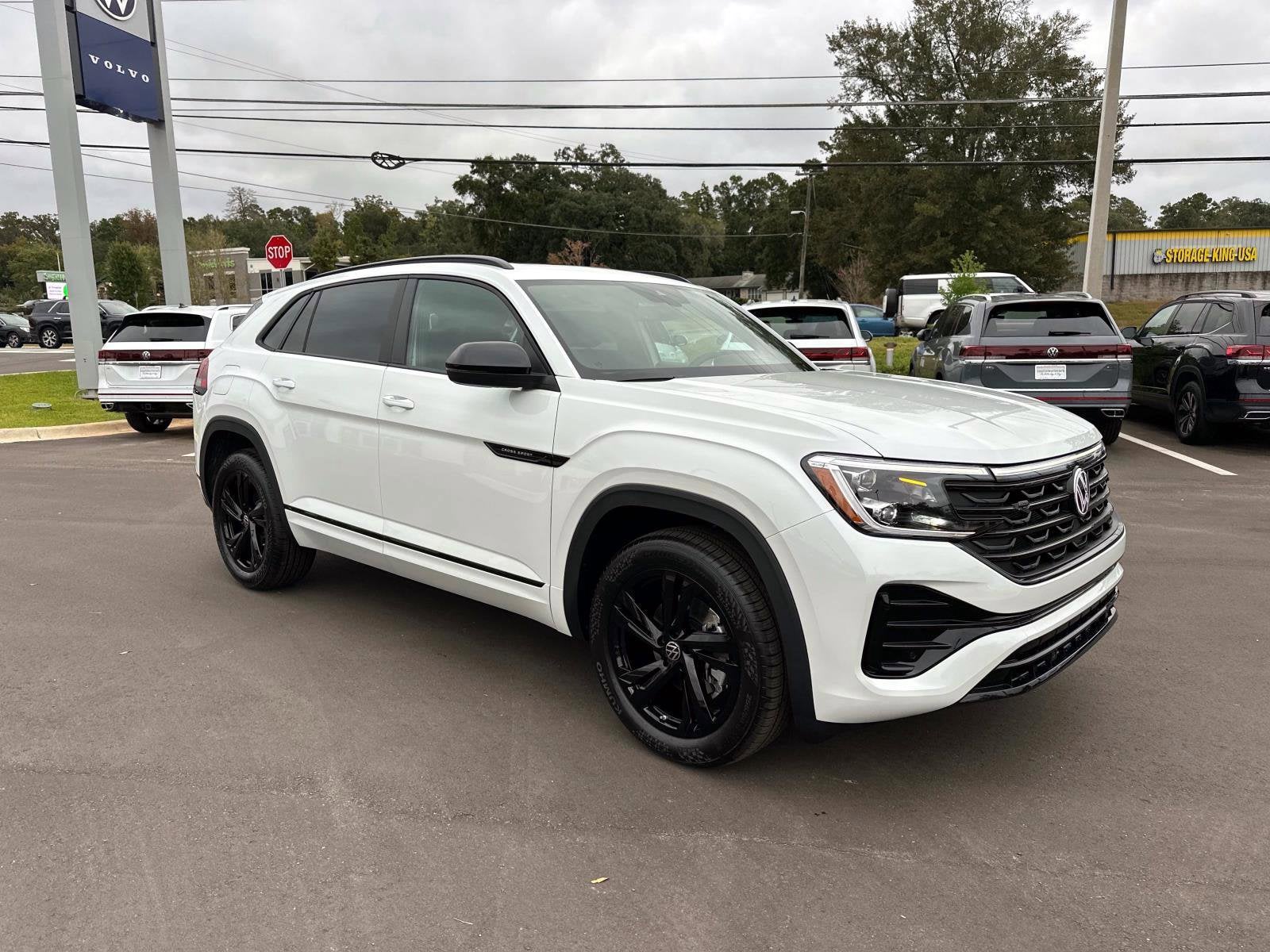 2026 Volkswagen Atlas Cross Sport 2.0T SEL R-Line Black