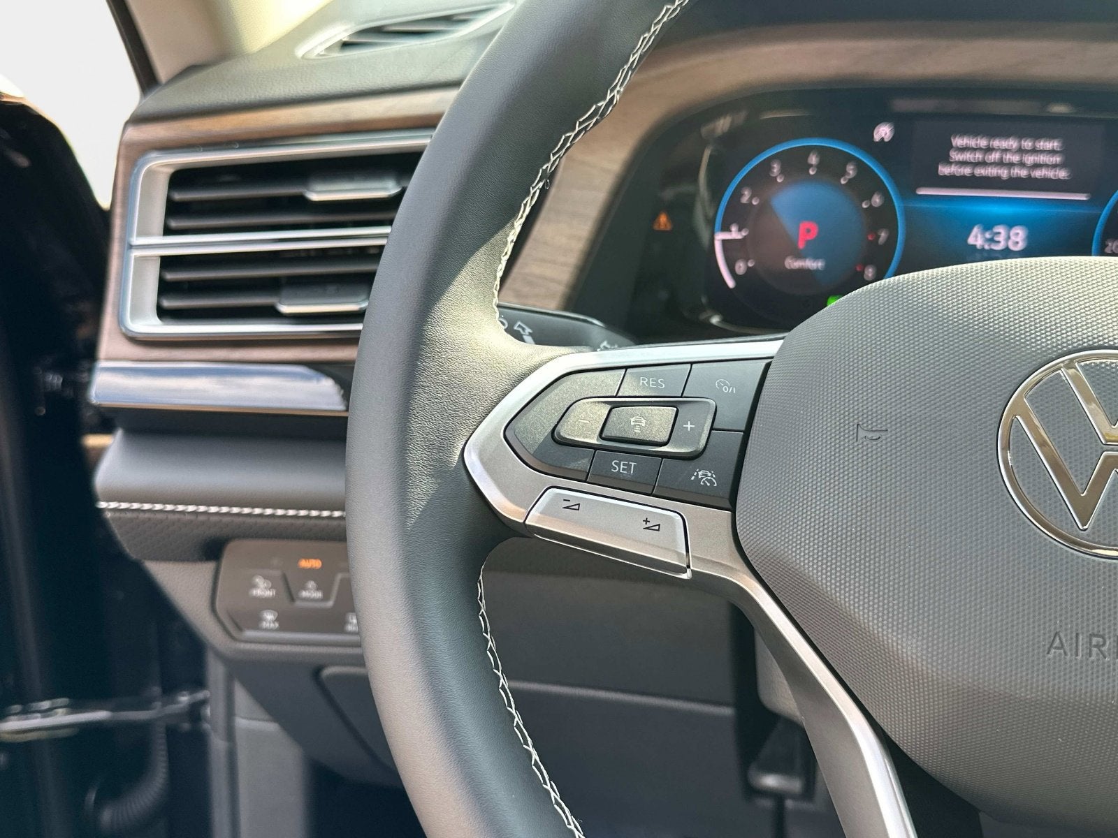 2026 Volkswagen Atlas 2.0T SE