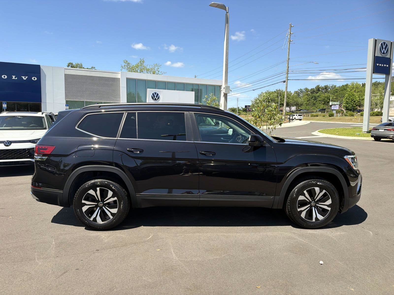 2026 Volkswagen Atlas 2.0T SE