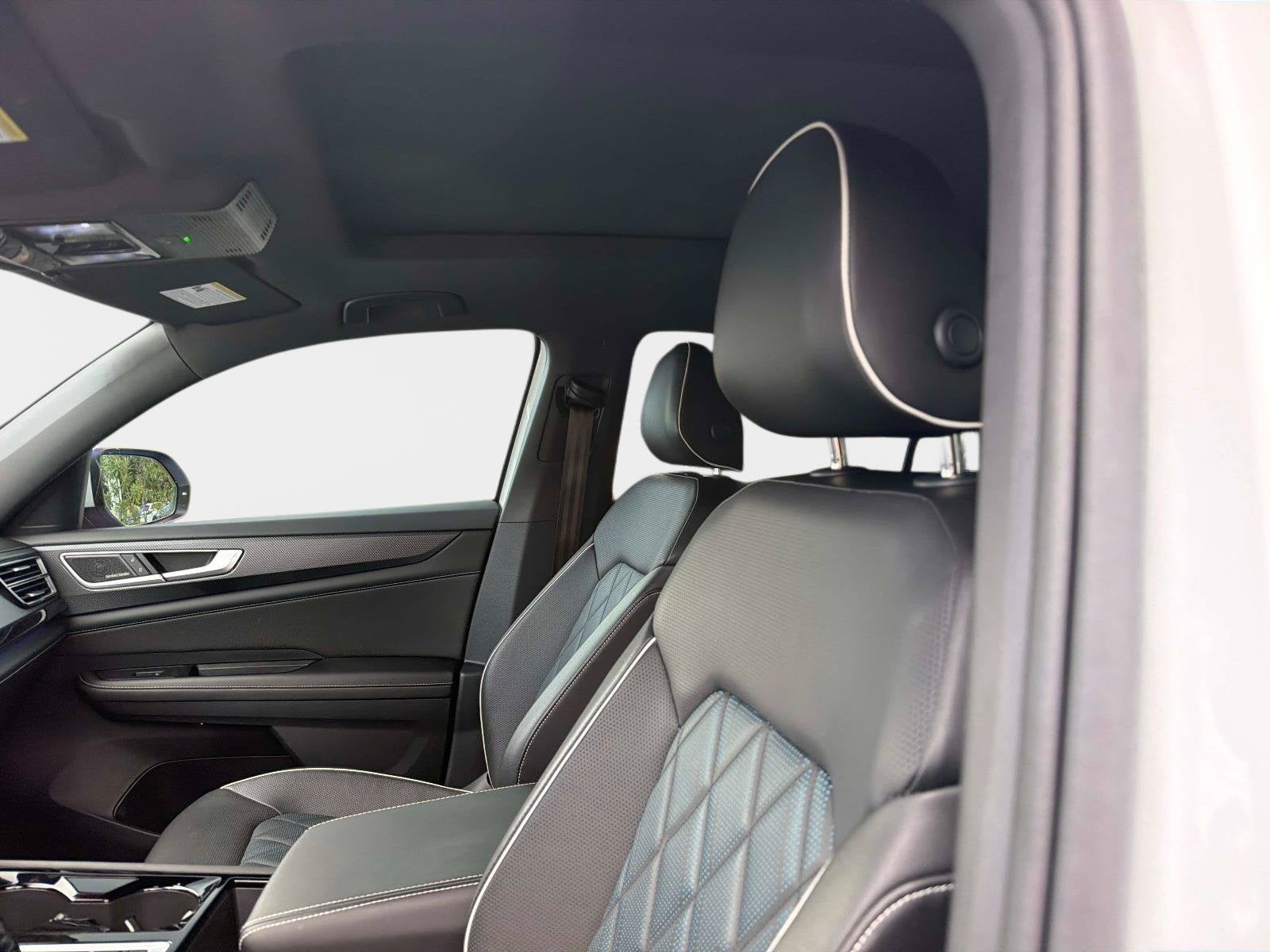 2024 Volkswagen Atlas Cross Sport 2.0T SEL Premium R-Line