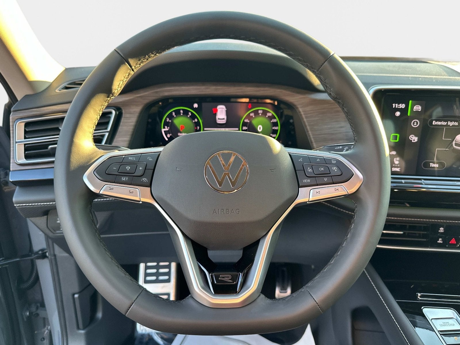 2026 Volkswagen Atlas 2.0T SEL Premium R-Line