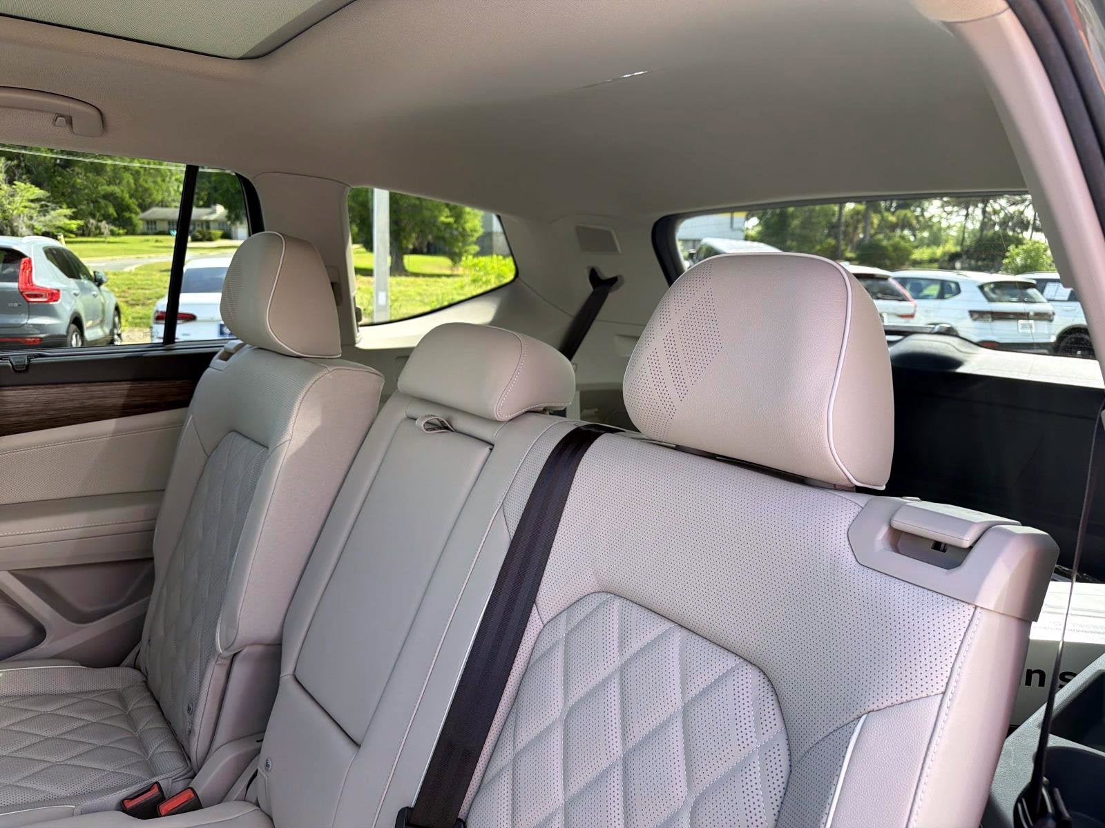 2026 Volkswagen Atlas 2.0T SEL Premium R-Line