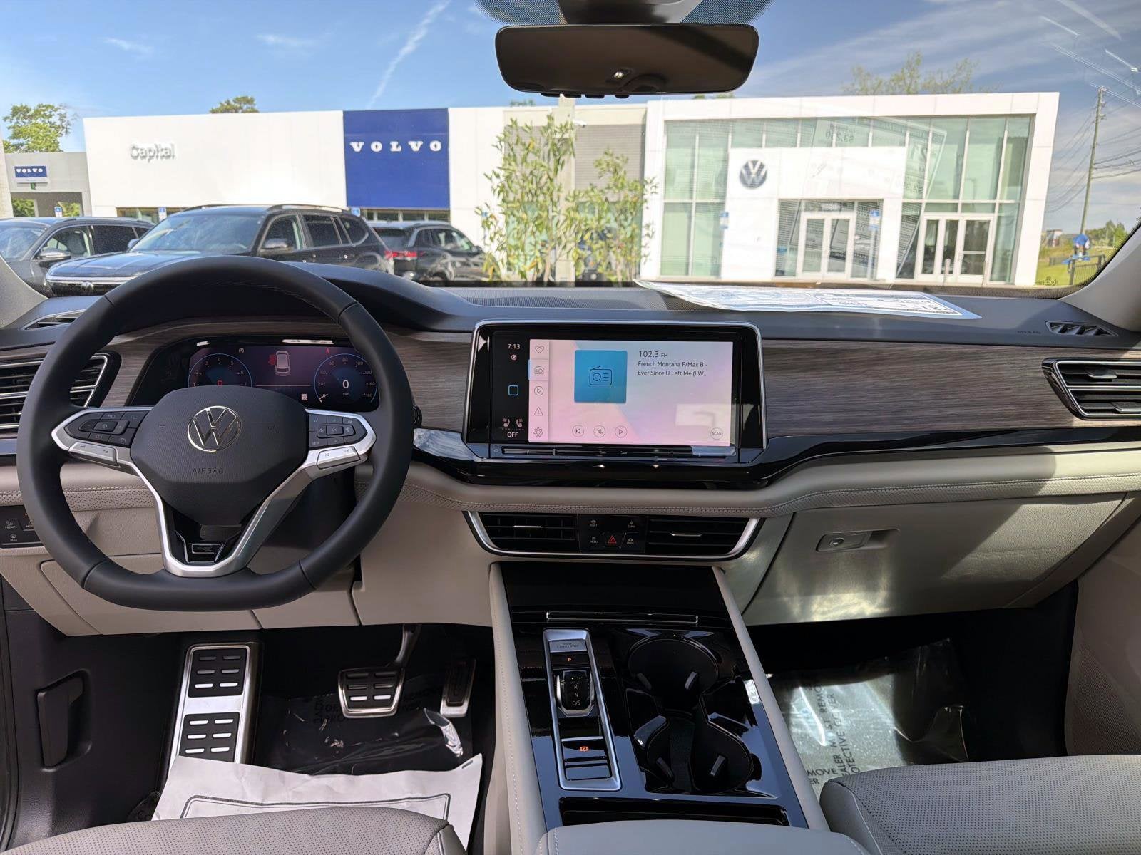 2026 Volkswagen Atlas 2.0T SEL Premium R-Line