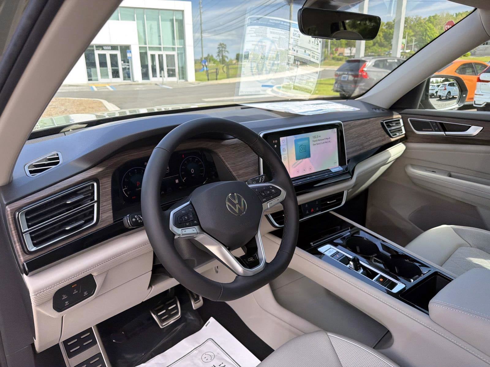 2026 Volkswagen Atlas 2.0T SEL Premium R-Line