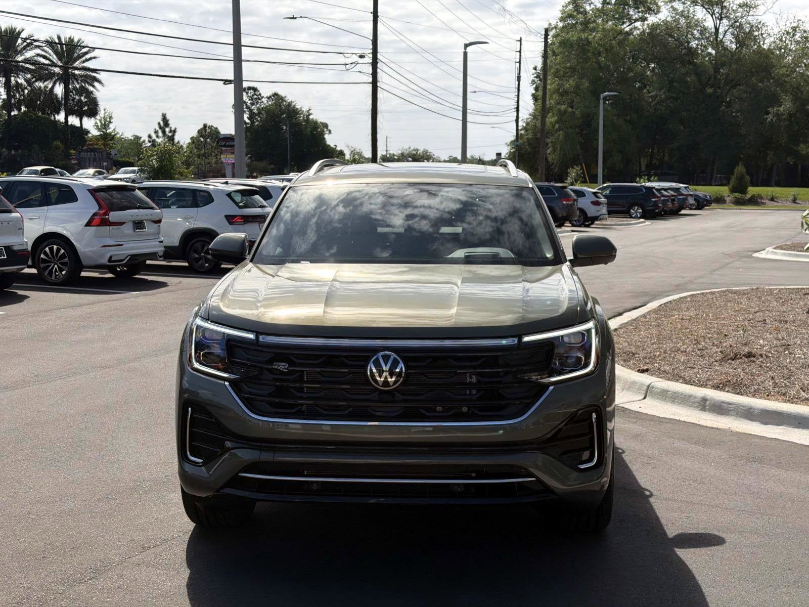 2026 Volkswagen Atlas 2.0T SEL Premium R-Line