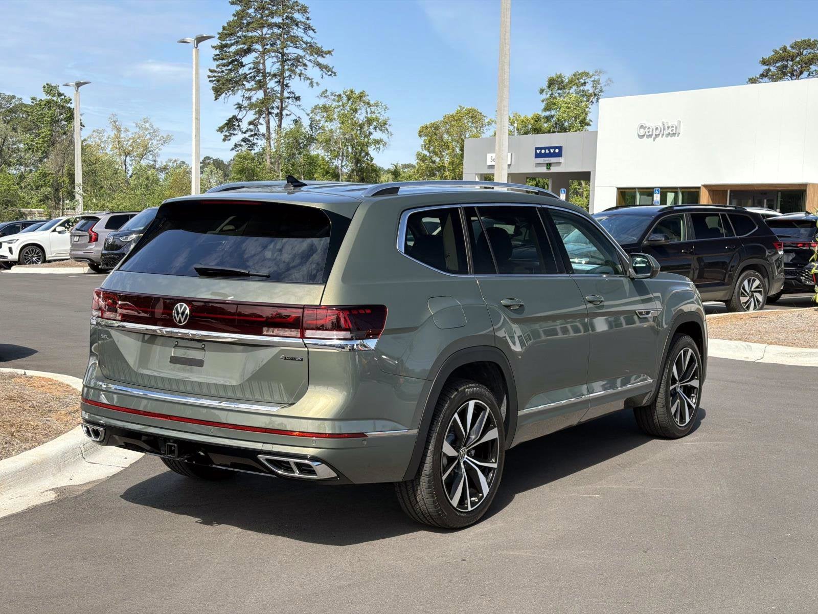 2026 Volkswagen Atlas 2.0T SEL Premium R-Line