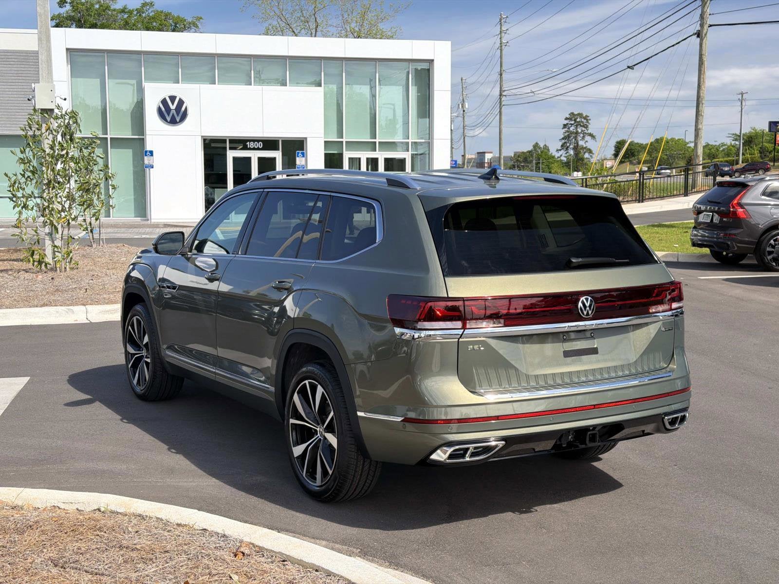 2026 Volkswagen Atlas 2.0T SEL Premium R-Line