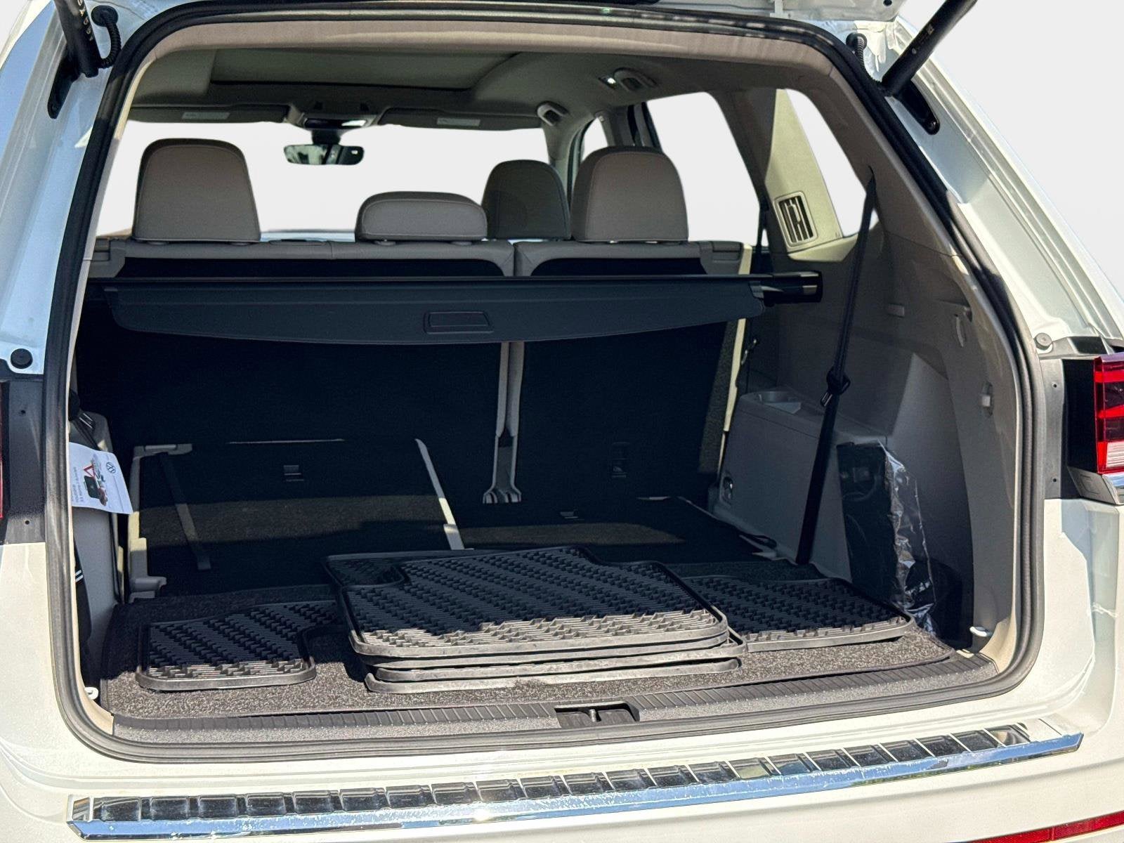 2024 Volkswagen Atlas 2.0T SEL Premium R-Line