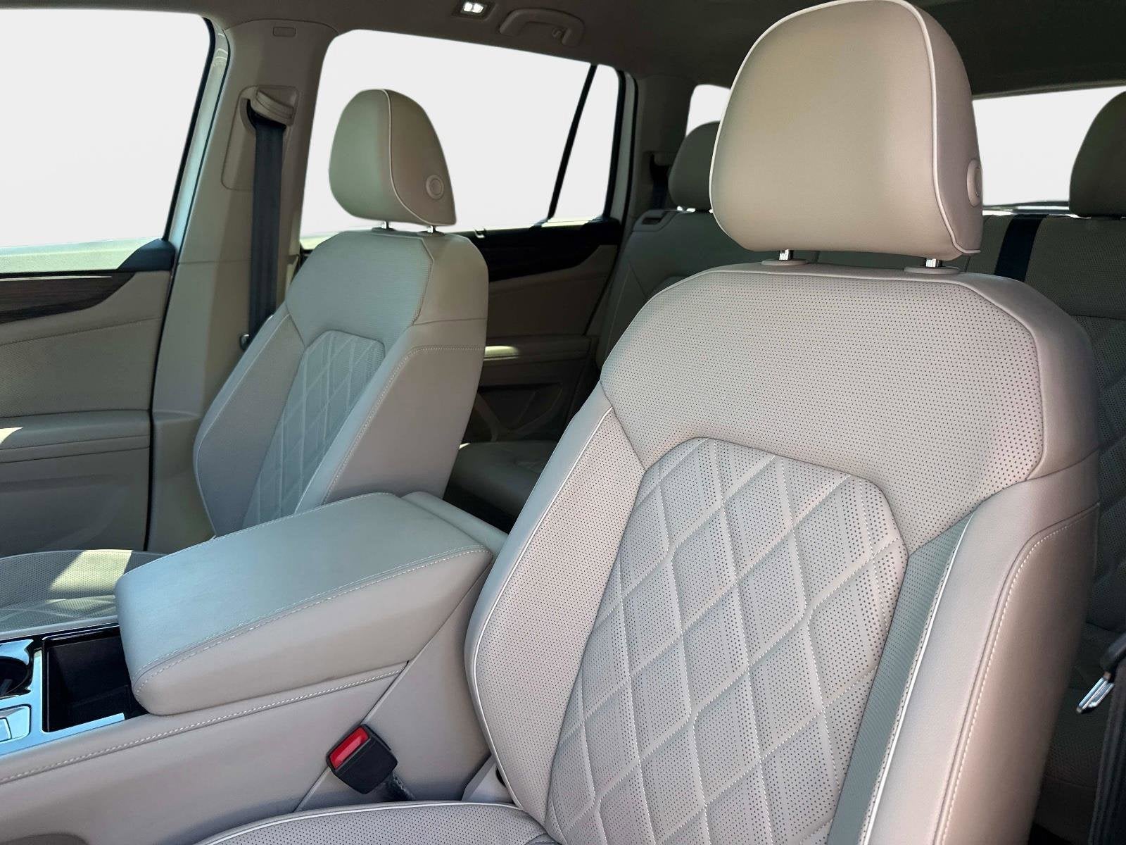 2024 Volkswagen Atlas 2.0T SEL Premium R-Line