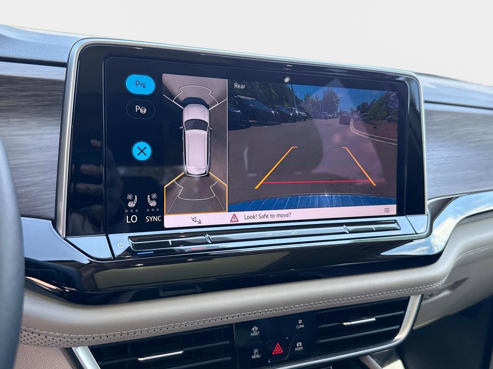2024 Volkswagen Atlas 2.0T SEL Premium R-Line