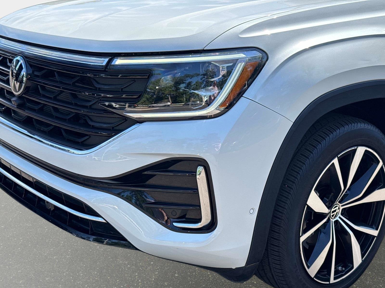 2024 Volkswagen Atlas 2.0T SEL Premium R-Line