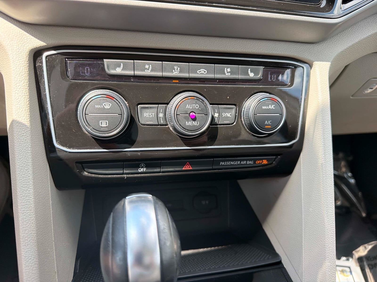 2021 Volkswagen Atlas 3.6L V6 SEL Premium R-Line