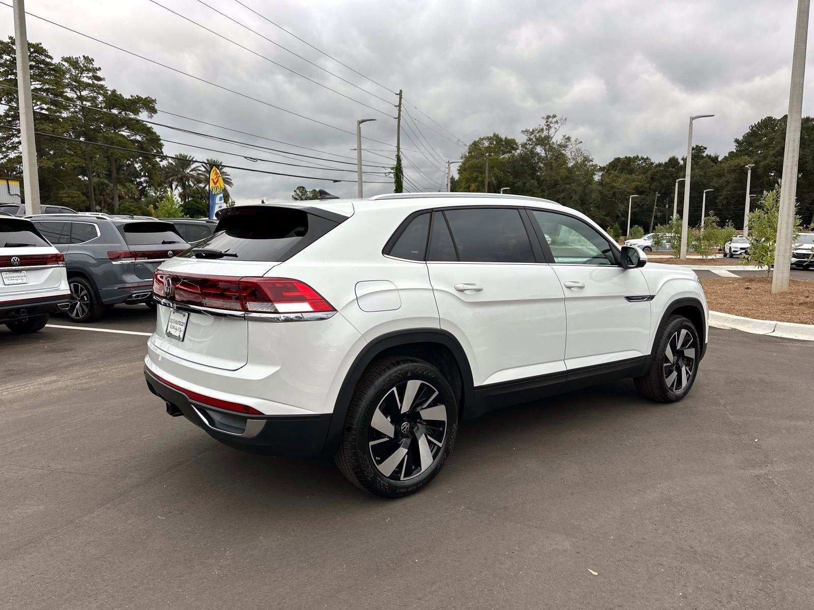 2026 Volkswagen Atlas Cross Sport 2.0T SE w/Technology