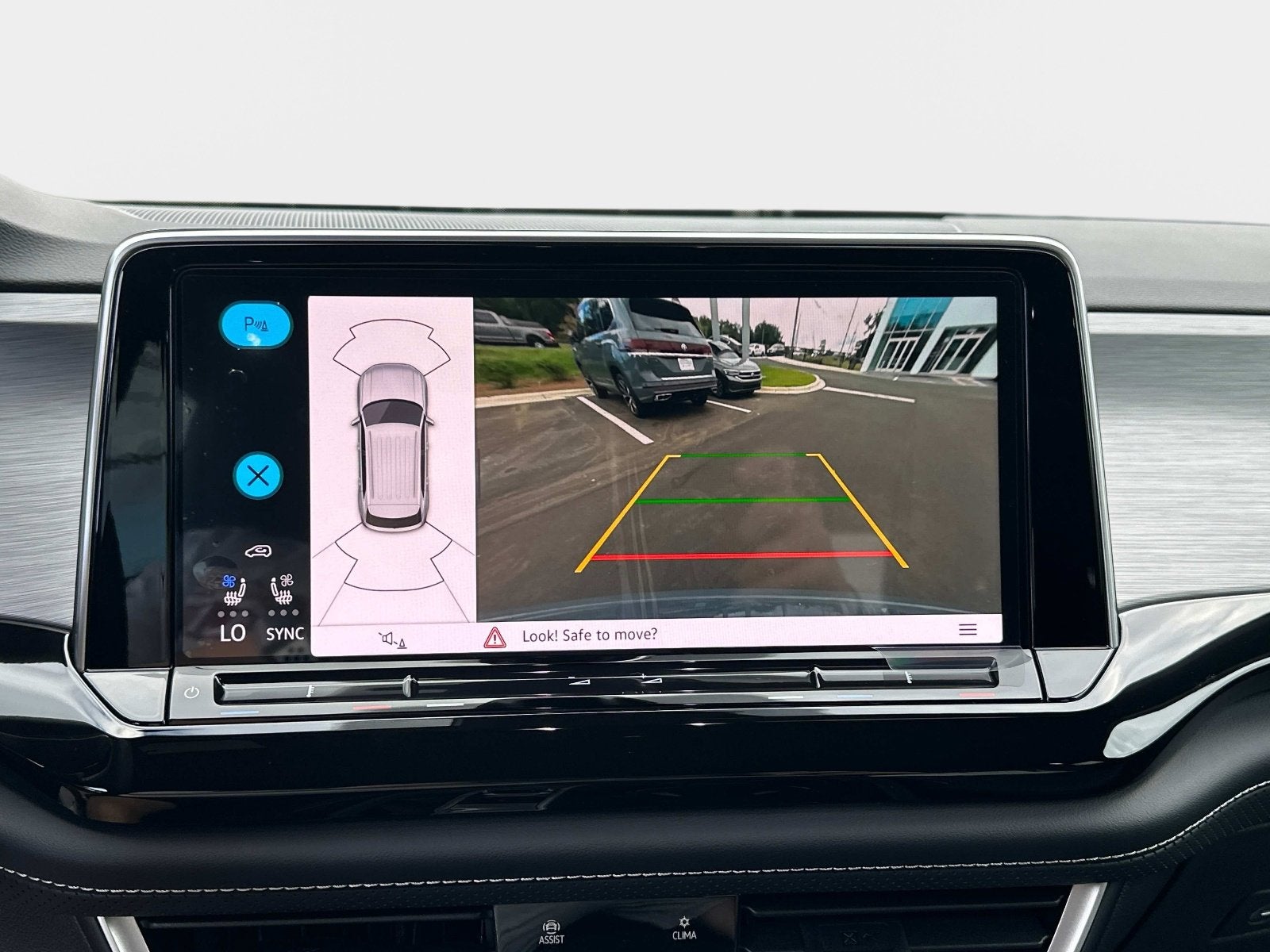 2026 Volkswagen Atlas Cross Sport 2.0T SE w/Technology