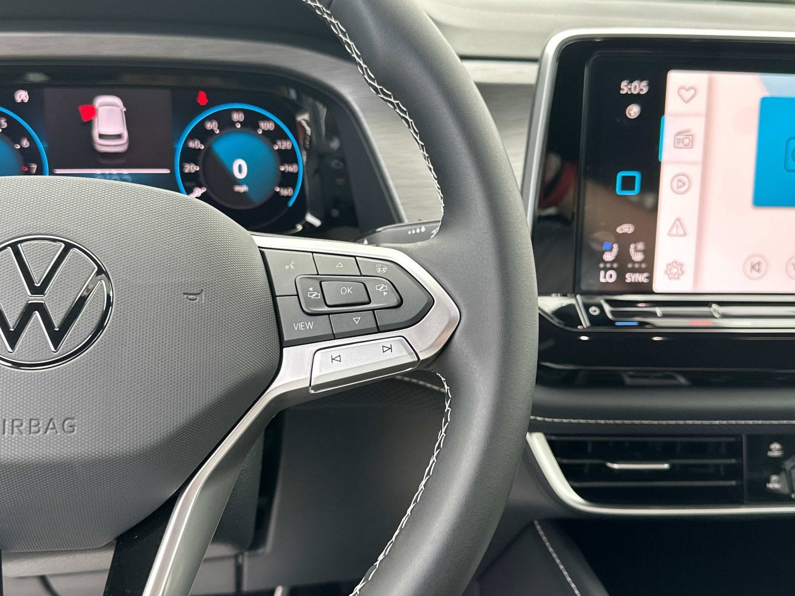 2026 Volkswagen Atlas Cross Sport 2.0T SE w/Technology