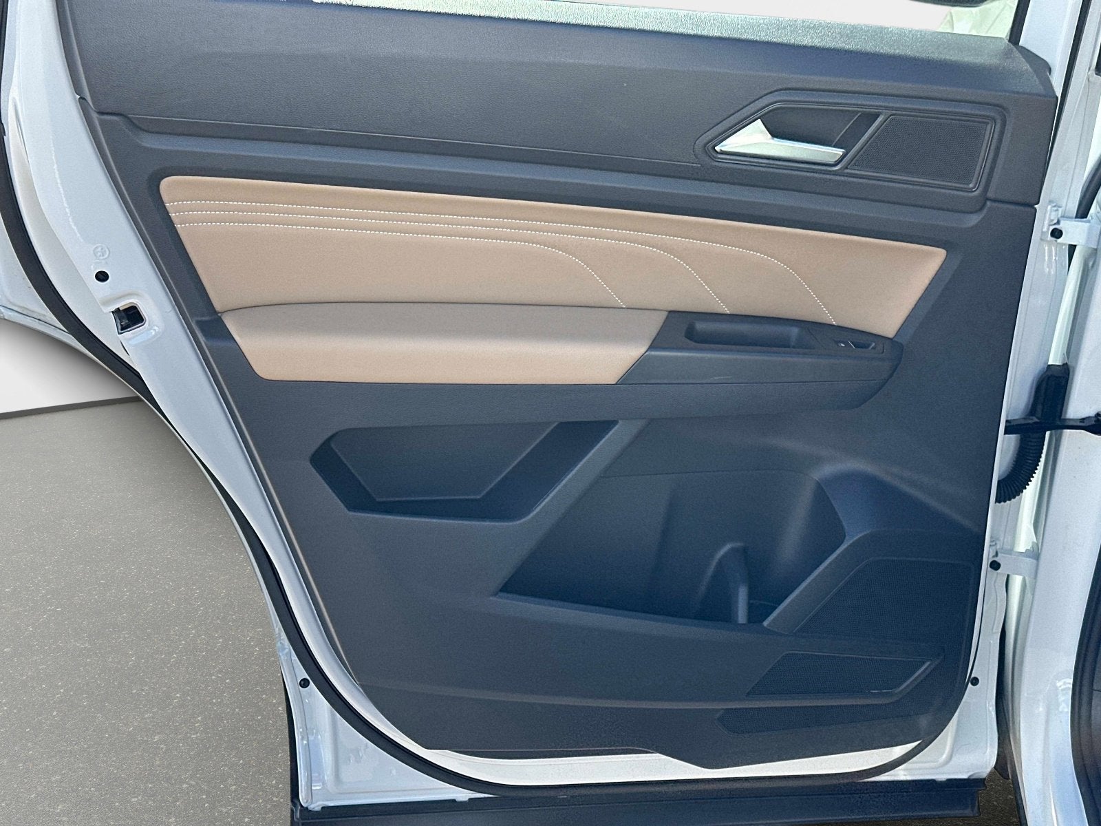 2023 Volkswagen Atlas Cross Sport 2.0T SE w/Technology