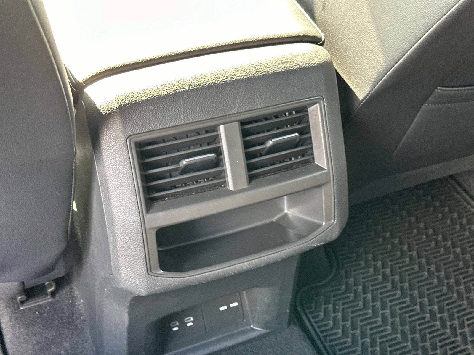 2023 Volkswagen Atlas Cross Sport 2.0T SE w/Technology