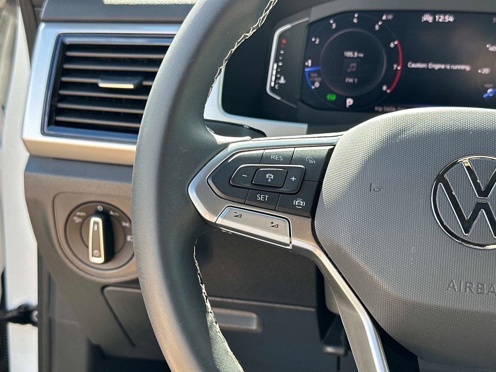 2023 Volkswagen Atlas Cross Sport 2.0T SE w/Technology