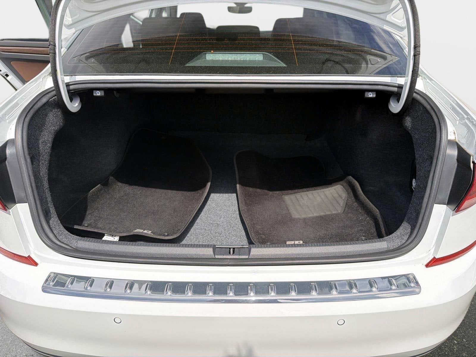 2022 Volkswagen Passat 2.0T Limited Edition