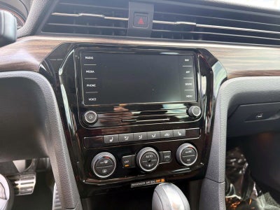 2022 Volkswagen Passat 2.0T Limited Edition