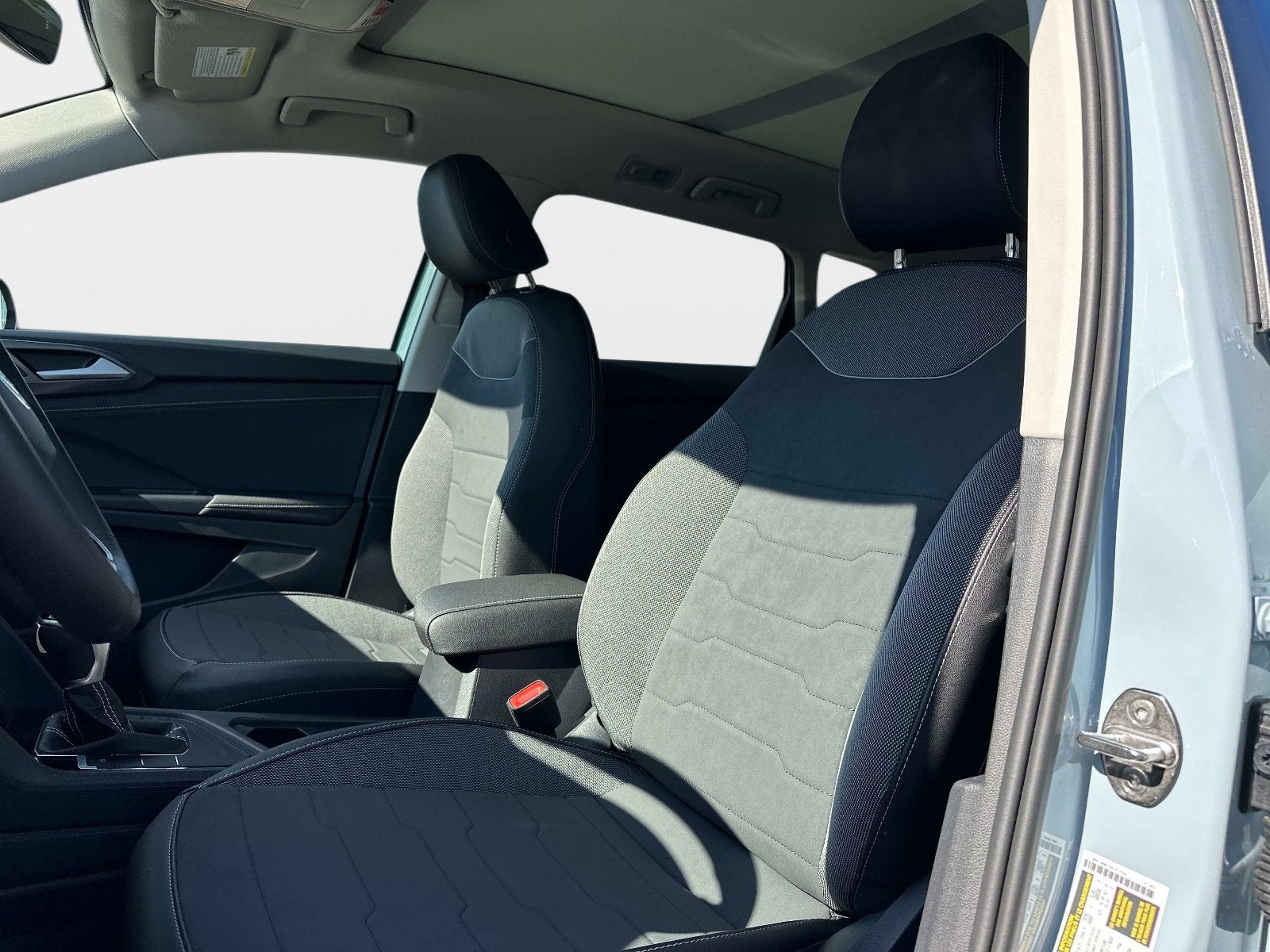 2026 Volkswagen Taos SE Black