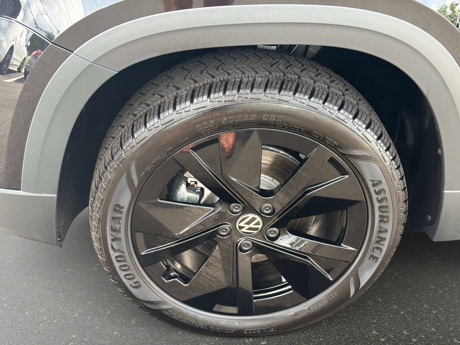 2026 Volkswagen Taos SE Black