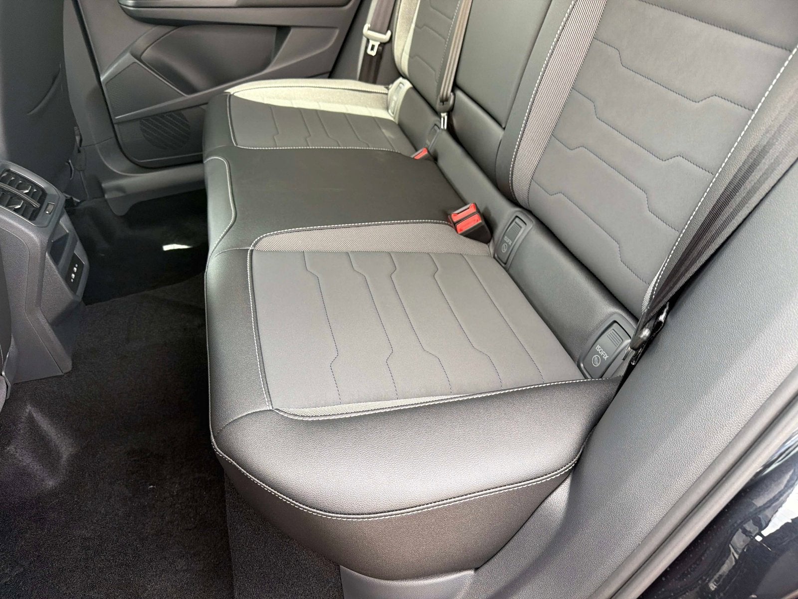 2026 Volkswagen Taos SE Black