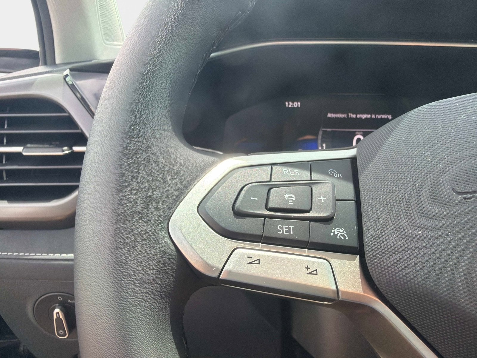 2026 Volkswagen Taos SE Black